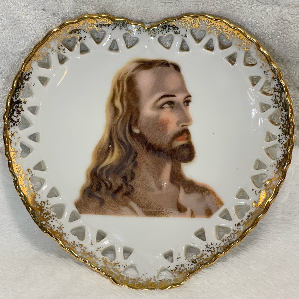 VTG Porcelain Gold Trimmed Hand Painted “Jesus” Heart-Shaped Wall Art Plate/Dish
